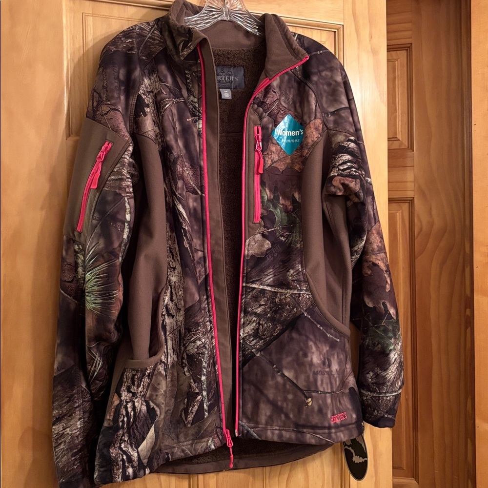 Cabela's Mossy Oak Camo Jacket with Pink Logo